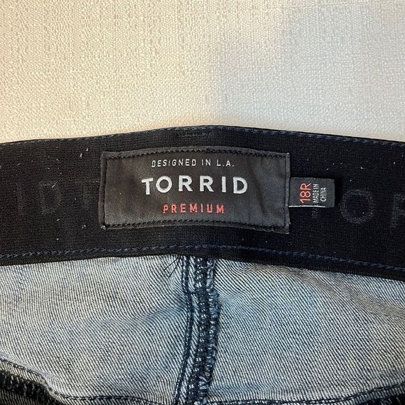 TORRID bombshell skinny jeans, - Picture 3 of 7